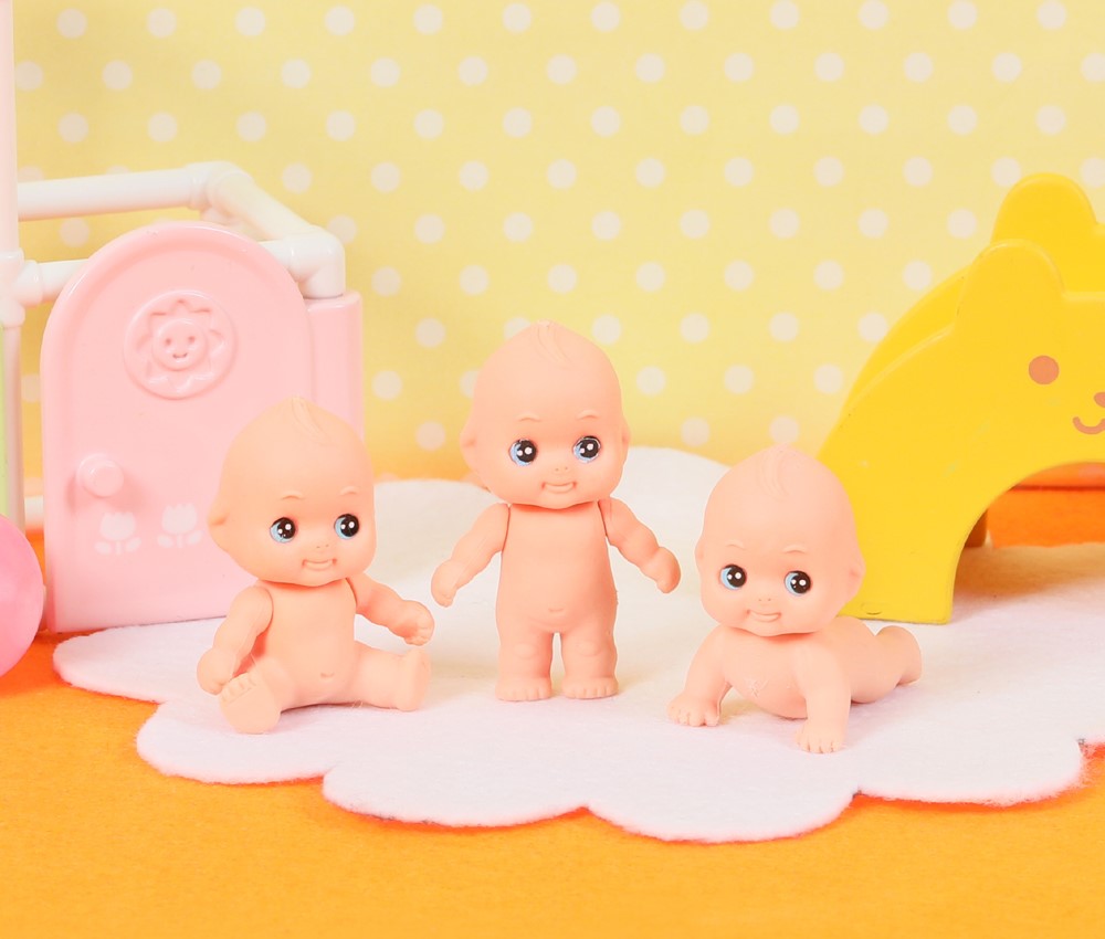 (IWAKO)(ER-AKA 001)-made in JAPAN- Baby Erasers(Display Box can be changed)