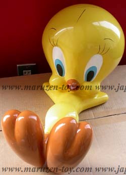 Polystone Tweety Bird Lying down (Large) 